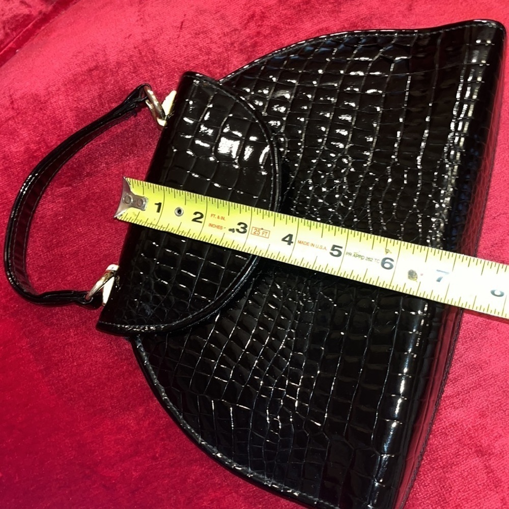 Vintage faux crocodile patent leather evening bag OS w/gold color hardware - Picture 3 of 9